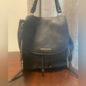 Michael Kors Viv Large Leather Backpack - black
